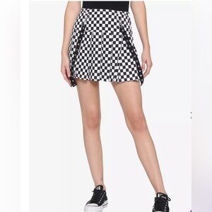 Hot topic Black and white plaid pleaded Skirt XL